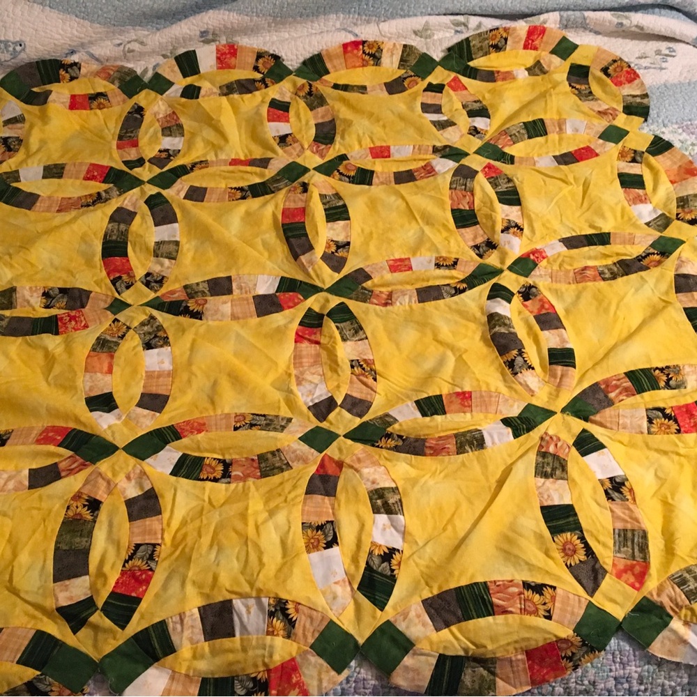 New Homemade Patchwork Quilt Top, double wedding ring, 46”x46”
